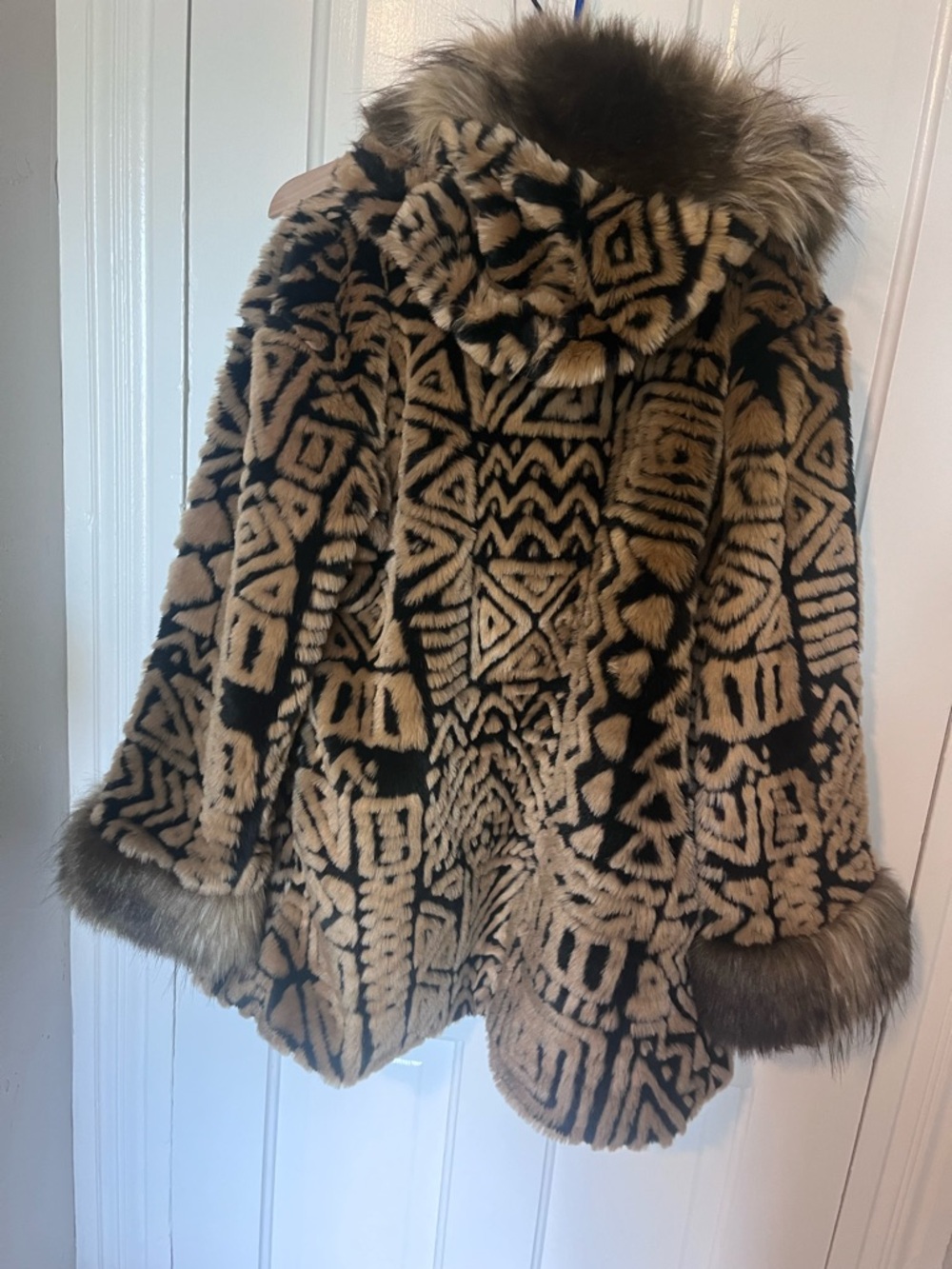 Luxury Patterned Faux Fur Hooded Coat in Tan & Black